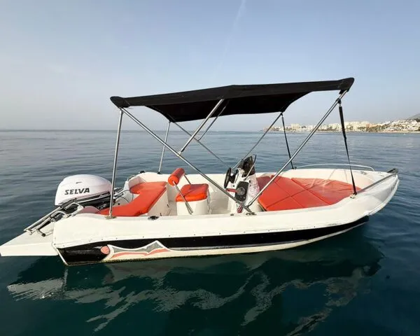 Without Licence Boat - Voraz 475